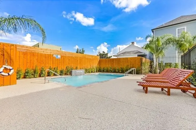 Modern 3BR Condo With Pool - Havuz