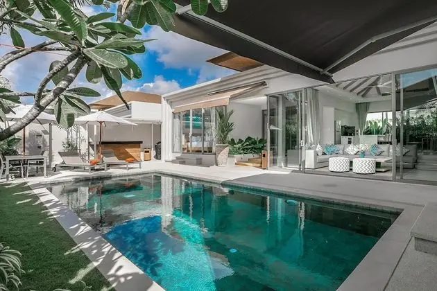 Modern 3BR Villa with Private Pool & BBQ