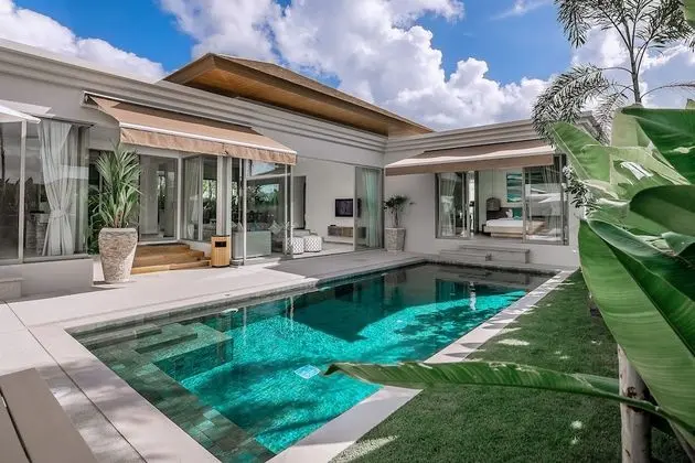 Modern 3BR Villa with Private Pool & BBQ - Dış Mekan