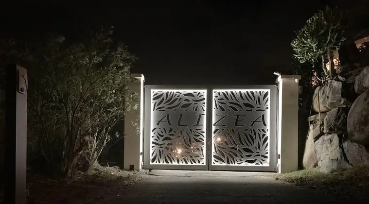 Modern 4 Bedr 2.5 Bathr House With Sea View - Dış Mekan