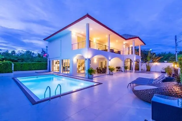 Modern 4 Bedrooms Pool Villa - VY