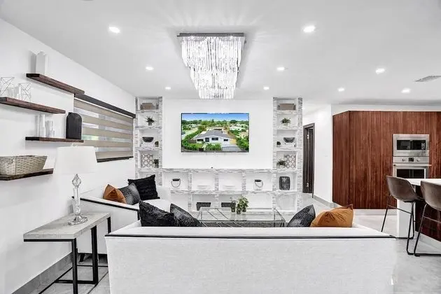 Modern 4BR with Basketball & Hot tub - Oda Düzeni