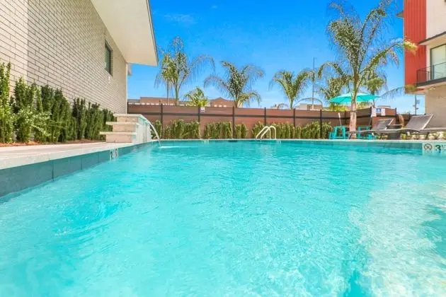 Modern 4BR Townhouse Near French Quarter - Havuz