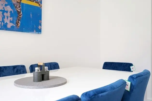 Modern 5 Bedroom 3 Bath Hse Aylesbury - Yerinde Yemek
