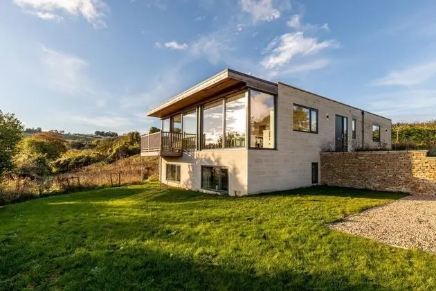 Modern 5 Bedroom Home With Garden Panoramic Views - Oda
