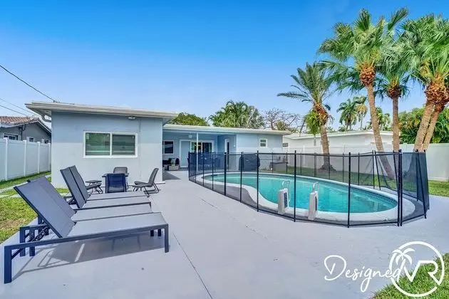Modern 5BR with Private Heated Pool - Havuz