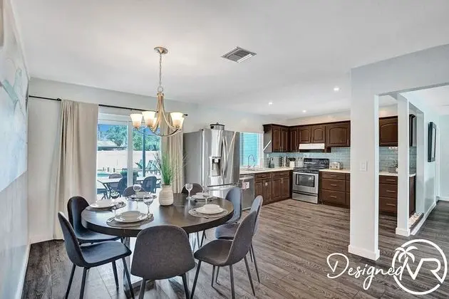 Modern 5BR with Private Heated Pool - Yerinde Yemek