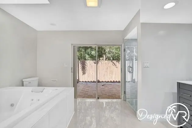 Modern 7 BR with Private Heated Pool