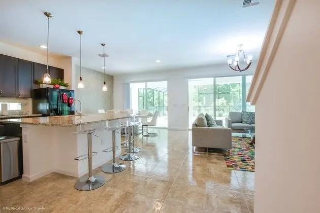 Modern 8 Bdrm 5 Bath Villa - Mutfak