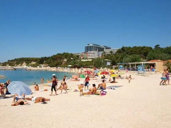 Modern 90 m2 apt With Balcony w the sea View - Plaj
