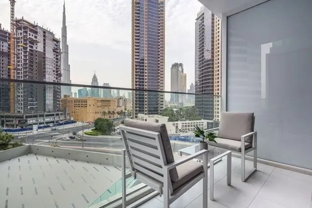 Modern & Adorable Studio w/ Spectacular Burj Khalifa Views!
