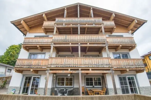 Modern Apartment With Balcony in Tyrol - Öne Çıkan Resim