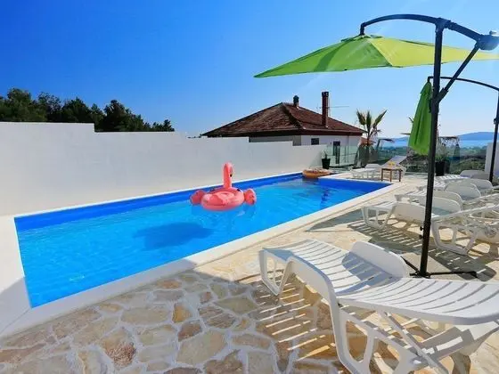 Modern Apartment in Bibinje With Pool