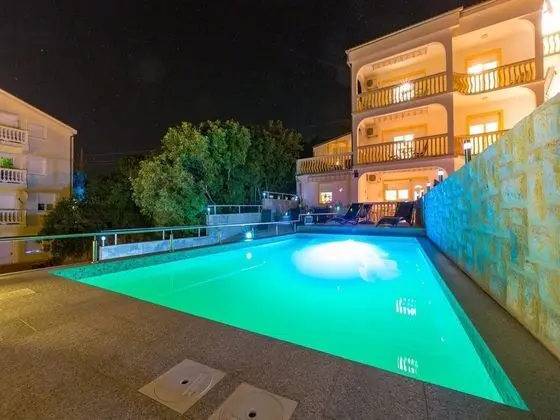 Modern Apartment in Crikvenica With Swimming Pool - Havuz