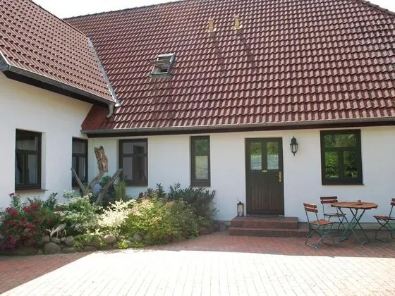 Modern Apartment in Dargun Mecklenburg With Swimming Pool - Dış Mekan
