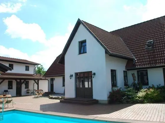 Modern Apartment in Dargun Mecklenburg With Swimming Pool - Havuz
