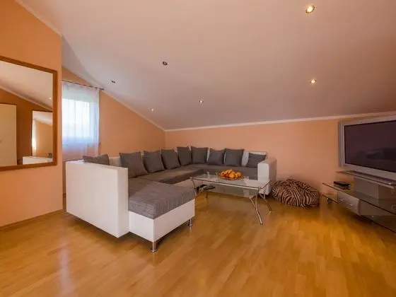 Modern Apartment in Dramalj With Swimming Pool