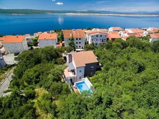 Modern Apartment in Dramalj With Swimming Pool