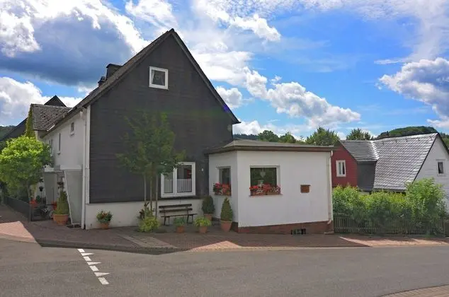 Modern Apartment on the First Floor Near Willingen With Private South-west Facing Balcony - Öne Çıkan Resim