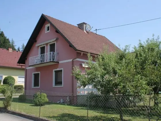 Modern Apartment With Garden in Eberndorf - Dış Mekan