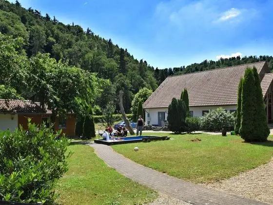Modern Apartment in Hüddingen With Terrace - Dış Mekan