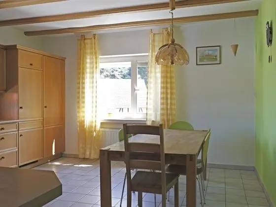 Modern Apartment in Hüddingen With Terrace - Yerinde Yemek