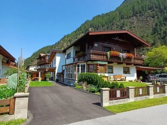 Modern Apartment in Langenfeld Near Ski Area - Öne Çıkan Resim
