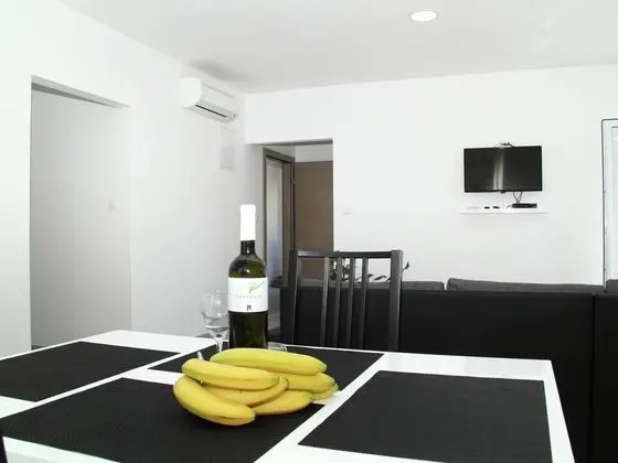 Modern Apartment in Mocici With Terrace - Yerinde Yemek