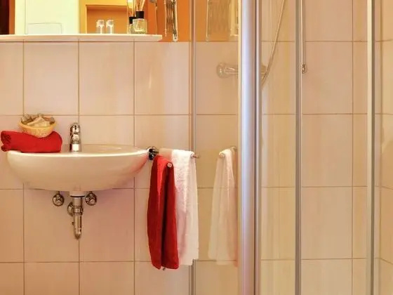 Modern Apartment in Mörz in the Hunsrück - Banyo Tipleri