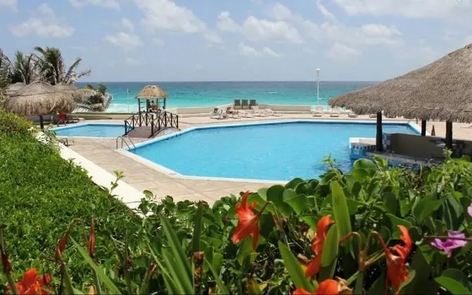 Modern Apartment Near the Beach