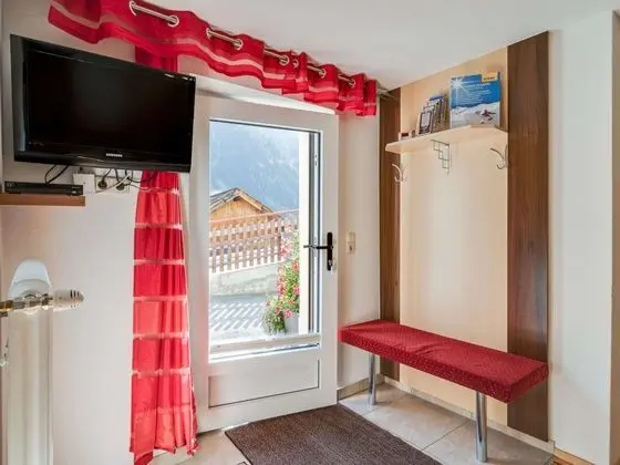 Modern Apartment Near Ski Area in Kappl - Lobi
