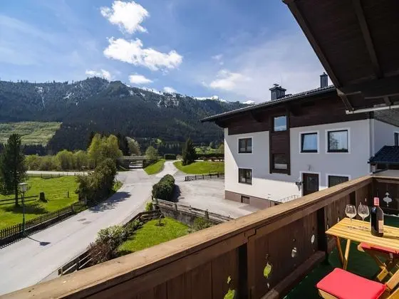 Modern Apartment Near Ski Area in Mühlbach - Öne Çıkan Resim