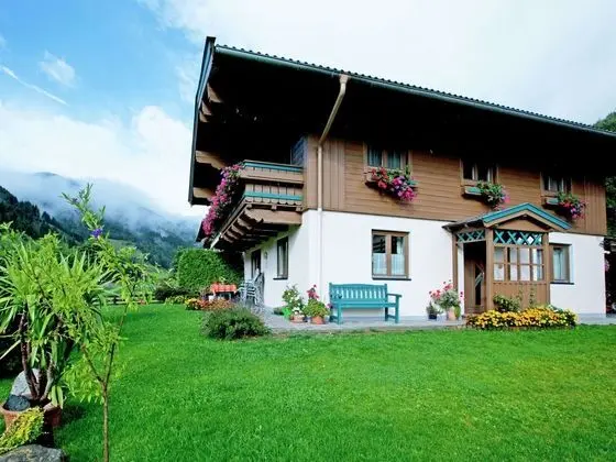 Modern Apartment Near Ski Area in Saalbach-hinterglemm - Öne Çıkan Resim