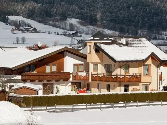 Modern Apartment Near Ski Area in Salzburger