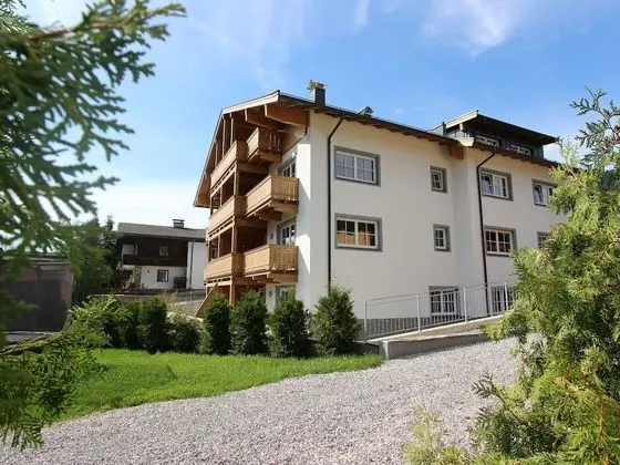 Modern Apartment Near Ski Trail in Brixen - Dış Mekan