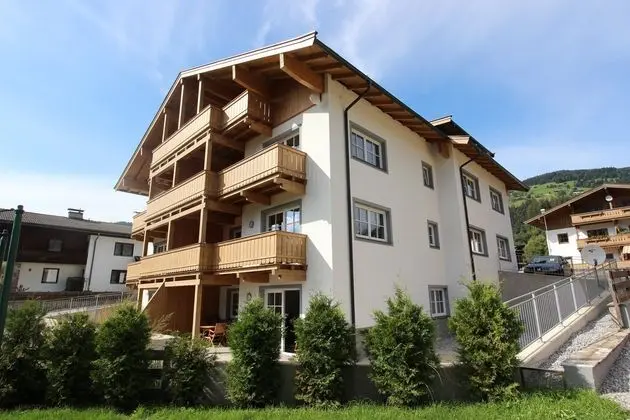 Modern Apartment Near Ski Trail in Brixen - Dış Mekan