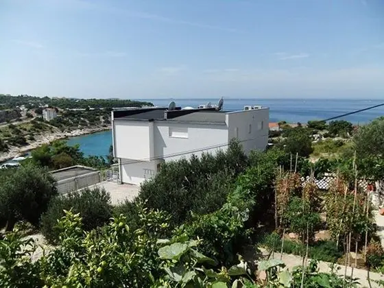 Modern Apartment in Primosten Burnji With Private Terrace - Dış Mekan