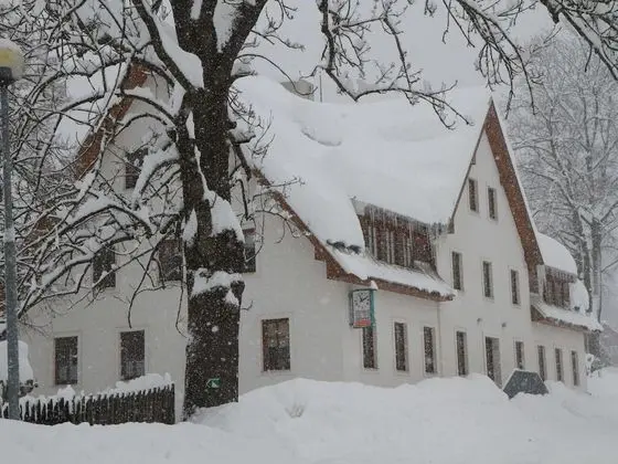 Modern Apartment in Rokytnice nad Jizerou Near Ski Area - Öne Çıkan Resim