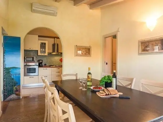 Modern Apartment in Salò With Swimming Pool - Yerinde Yemek
