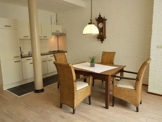 Modern Apartment in Schin op Geul Near Valkenburg - Mutfak