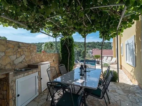 Modern Apartment in Trogir With Sea Nearby - Oda Düzeni