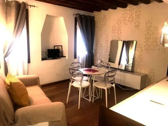 Modern Apartment in Venice GF