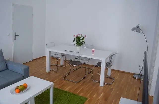 Modern apartment in Vienna near Danube - Oda Düzeni
