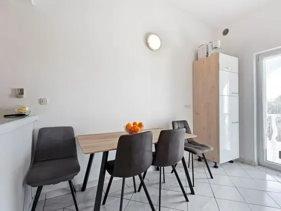Modern Apartment in Vir With Balcony