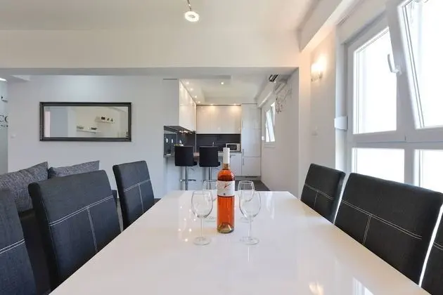 Modern Apartment Zara Gray