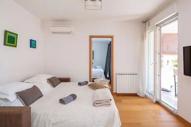 Modern apt With Terrace 4 min Walk to the Beach - Oda