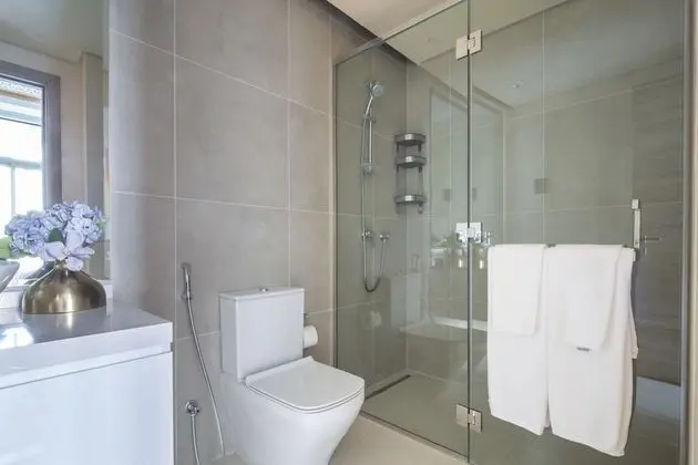 Modern Arabian Themed 1BR Apartment in Dubai Marina - İç Mekan
