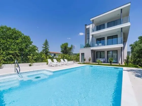 Modern Villa in Bibinje With Terrace - Havuz