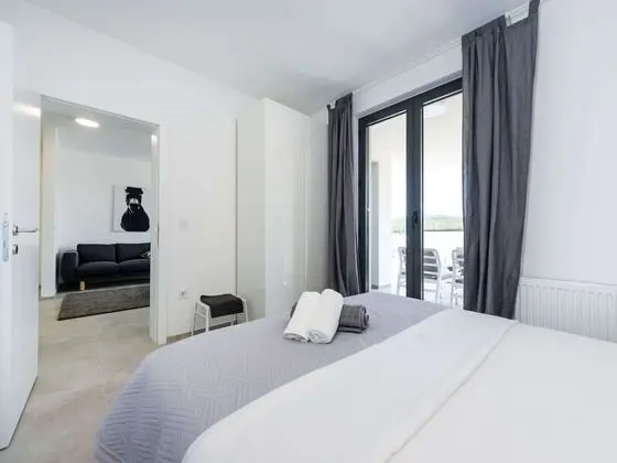 Modern Villa in Bibinje With Terrace - Oda