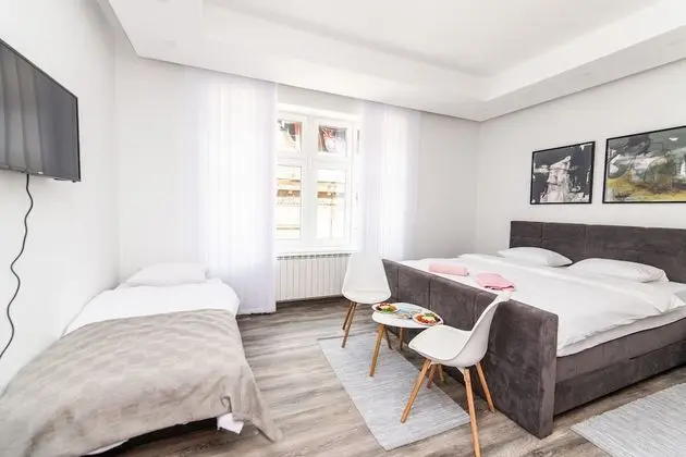 Modern and Bright Studio Heart of the City Center - Öne Çıkan Resim
